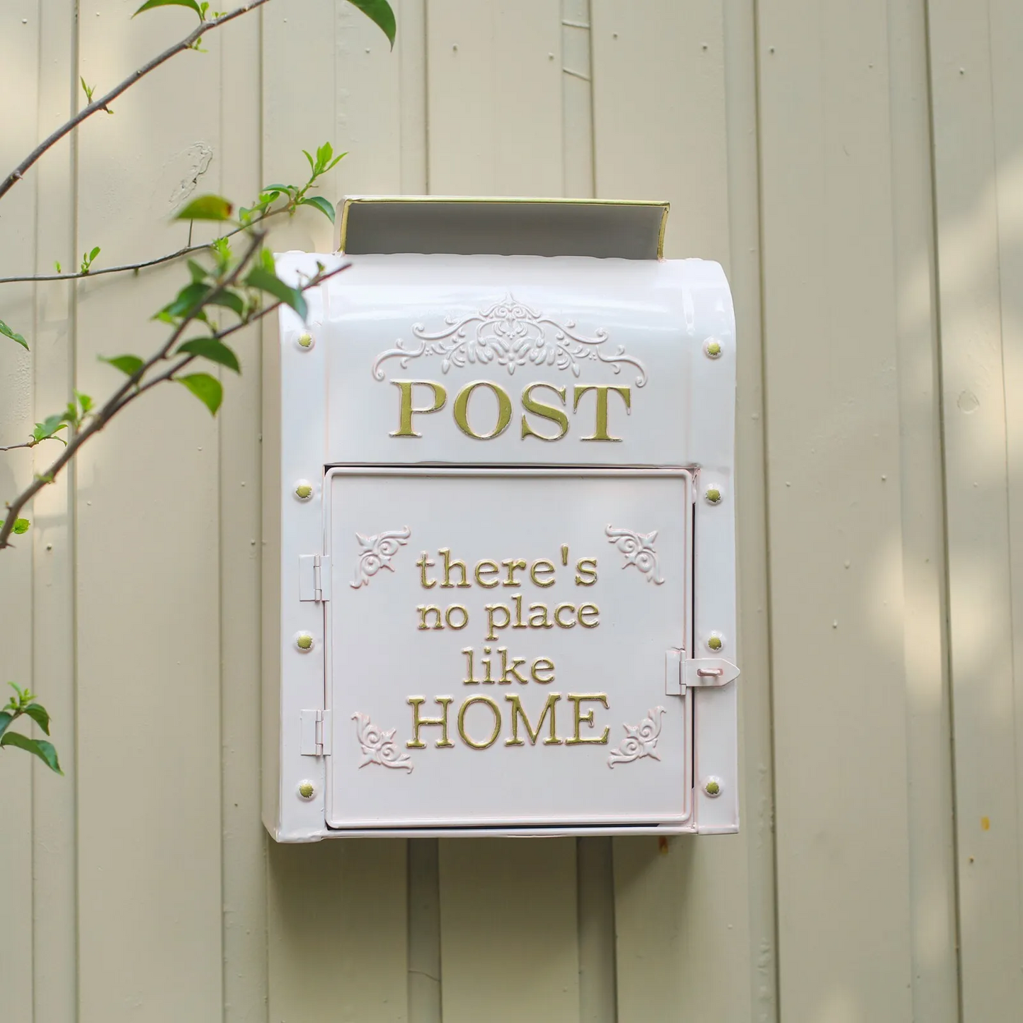 Charming 'There's No Place Like Home' Mailbox - Vintage-Inspired Decorative Mail Holder